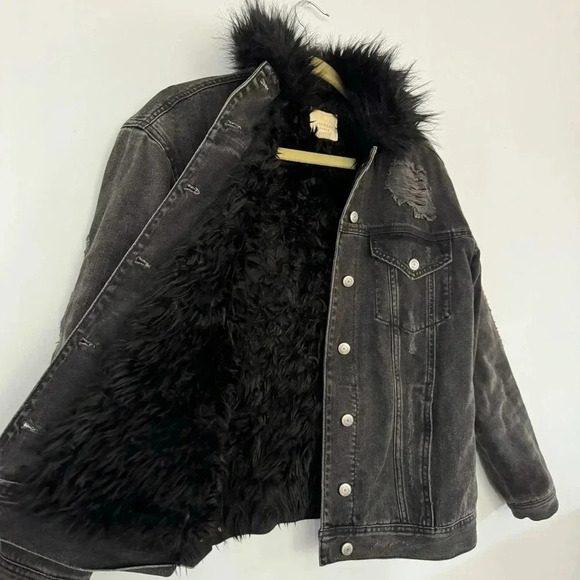 American Eagle Black Distressed Denim Jacket Womens Small Fur Collar Y2K - Picture 6 of 7